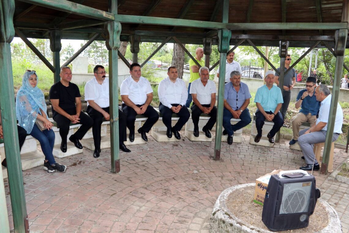 ŞEMSİ DENİZER, KABRİ BAŞINDA ANILDI