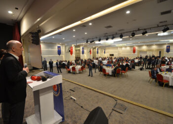 TÜRK-İŞ’TEN KAĞIT ATIK TOPLAYICILARINA İFTARİ