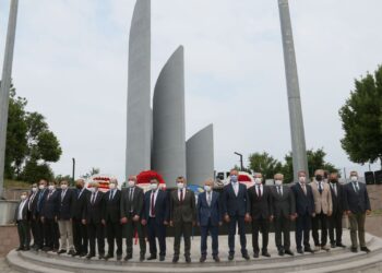 TAŞKÖMÜRÜNÜ BULAN UZUNMEHMET, TÖRENLE ANILDI