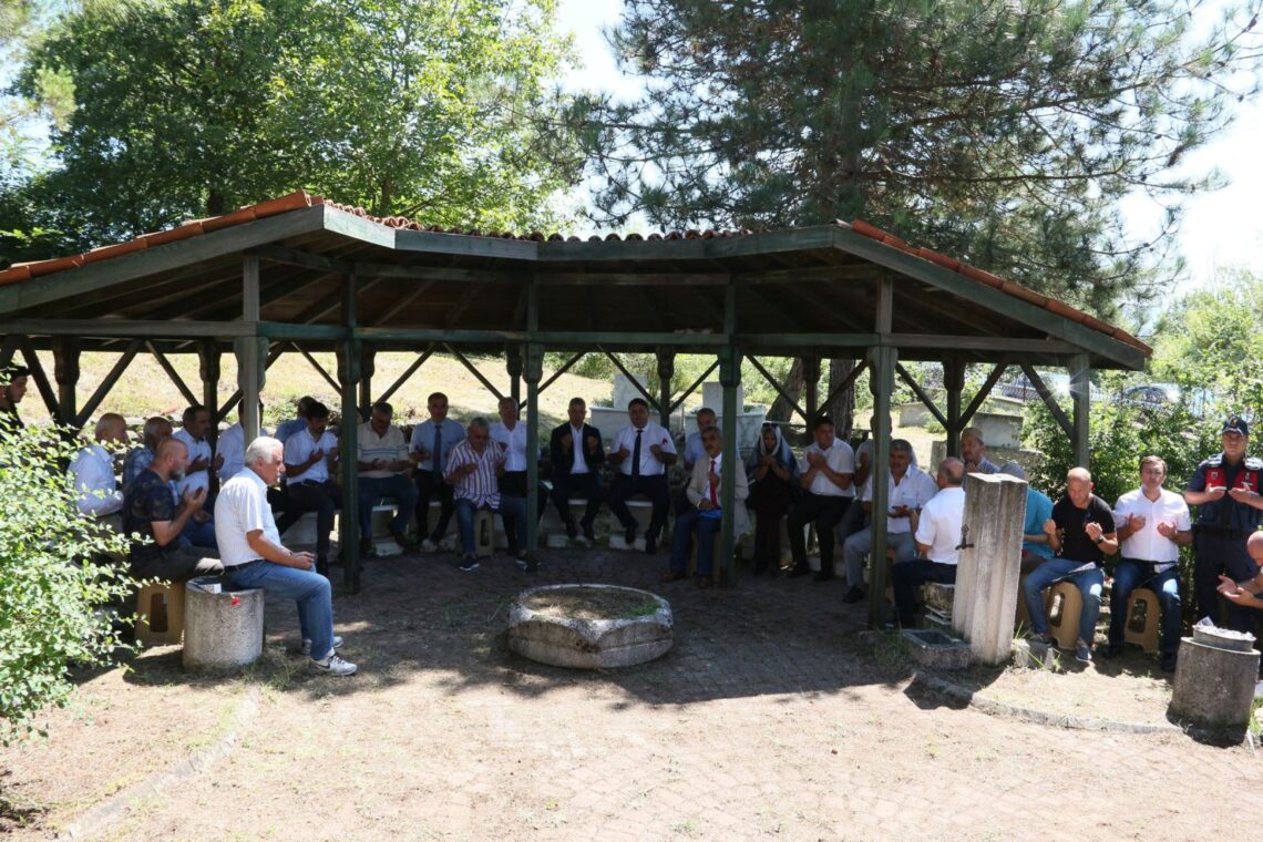 DENİZER, MEZARI BAŞINDA ANILDI