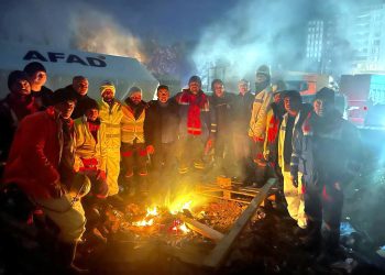 GMİS YÖNETİMİ, 3 BİN 550 MADEN İŞÇİSİYLE DEPREM BÖLGESİNDE