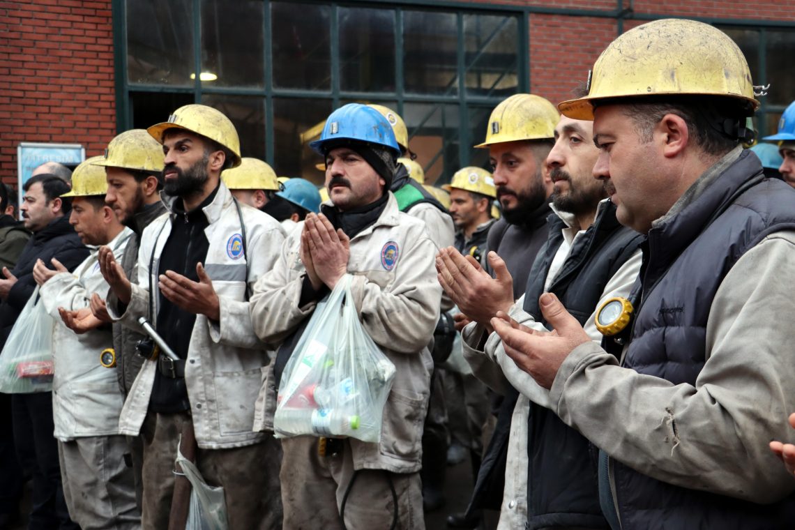 263 Maden Şehidimizi Dualarla Andık