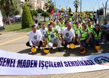 MADENCİ ADANA’DA ALKIŞLARLA KARŞILANDI