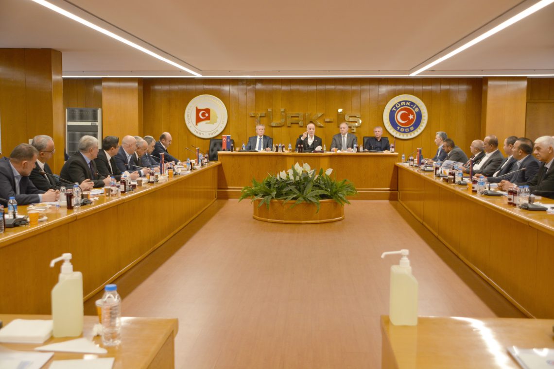 TÜRK-İŞ: “İNSANLIK DIŞI VAHŞET DERHAL DURDURULMALIDIR”