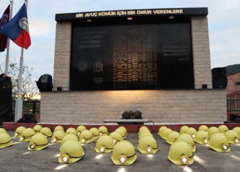 43 AMASRA MADEN ŞEHİDİMİZ DUALARLA ANILDI