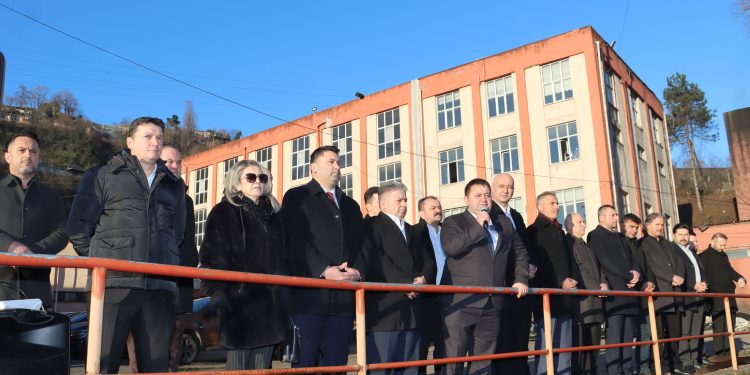 SENDİKAMIZ YÖNETİMİ KİLİMLİ’DEYDİ