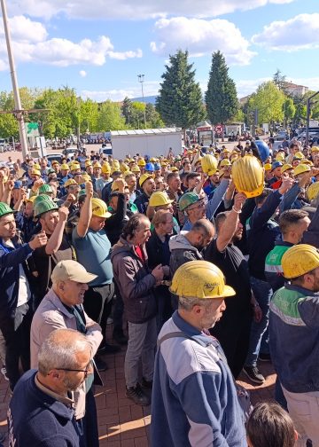 Egetaş işçileri hakları için yürüdü