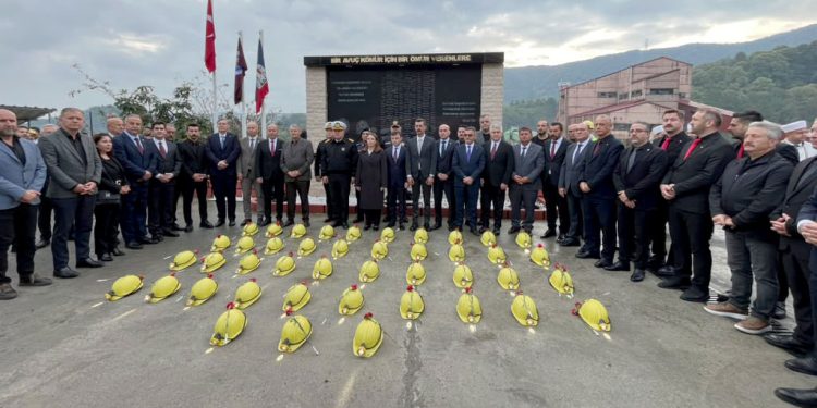 43 AMASRA MADEN ŞEHİDİMİZ DUALARLA ANILDI
